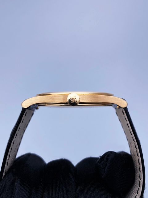 Patek Philippe Calatrava 5196R-001 Image 4